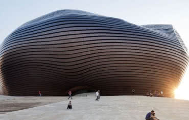 Futurystyczna kopuła chińskiego muzeum w Ordos